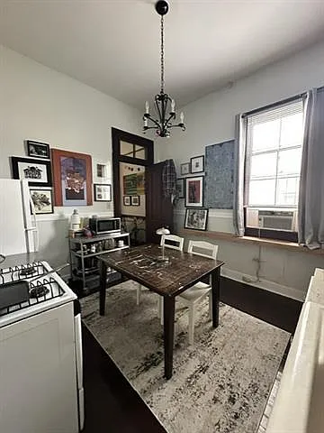2 bed, 1.0 bath, 700 sqft, $1,385 — Photo 3