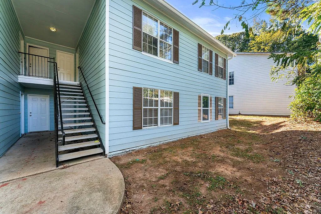 8373 Thomas Rd — Photo 2
