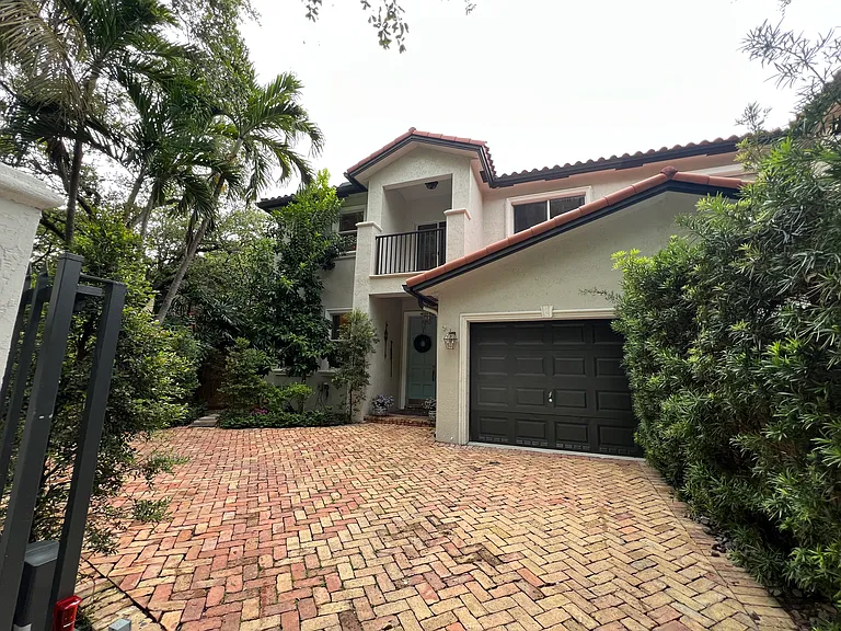 3029 Oak Ave — Photo 1