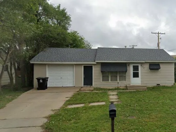 677 Duvall Ave, Salina, KS 67401