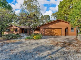 9526 SE Ratner Rd, Berryton, KS 66409