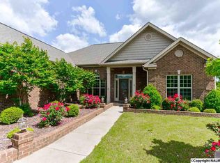 123 Sougahatchee Dr, New Market, AL 35761
