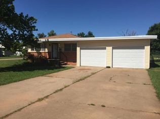 901 N Thomas St, Altus, OK 73521