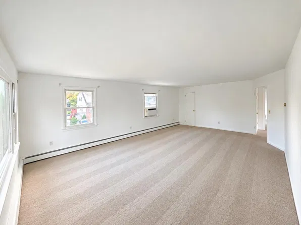 11 Crist Ave Floor 2, Hawthorne, NJ 07506