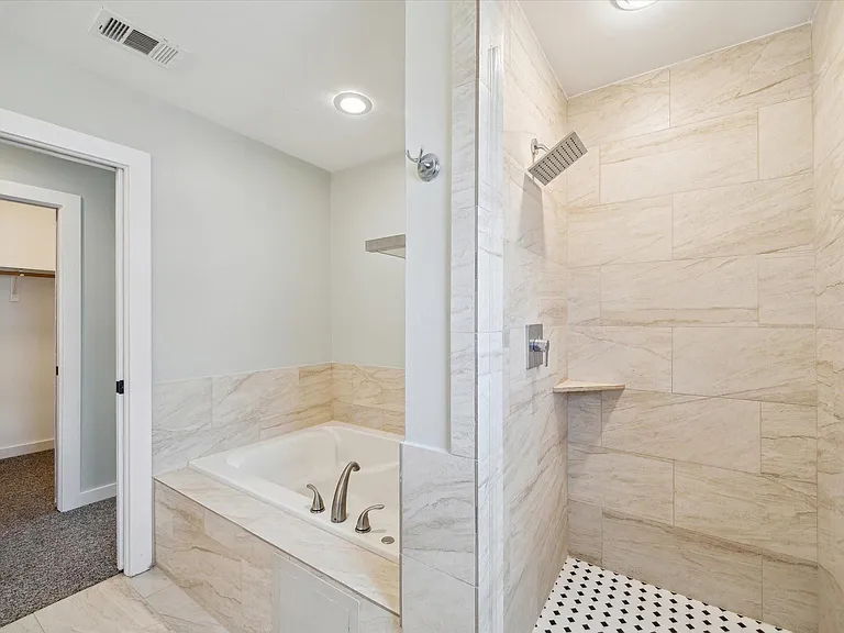 616 Lester St — Photo 17