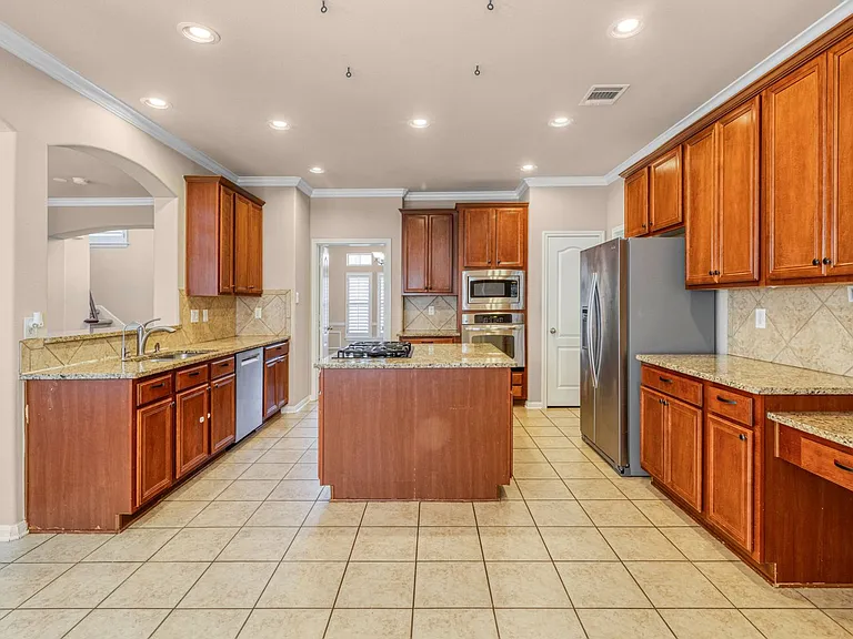 8707 Roswell Rdg — Photo 17