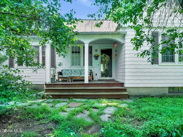 1832 Providence Avenue, Niskayuna, NY 12309