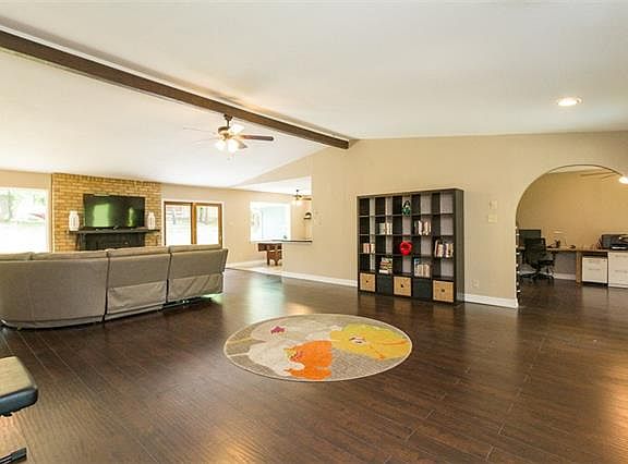 5th image of 3900 Wildwood Dr