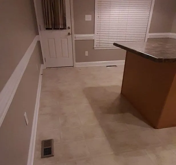 670 Amberdale West Cir — Photo 7