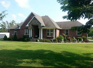 635 E Lake Rd, Springdale, AR 72762