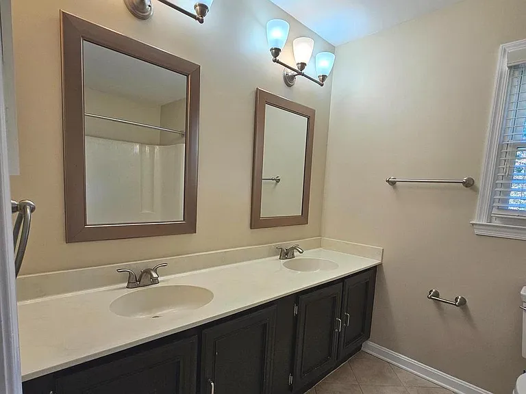 6413 Four Oaks Ln — Photo 23
