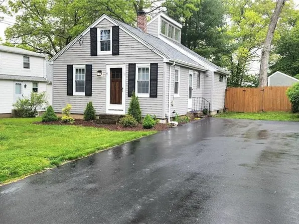 11 Bishop Hill Rd, Johnston, RI 02919