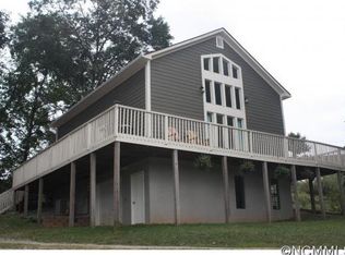 2 Chadwick Ln, Candler, NC 28715