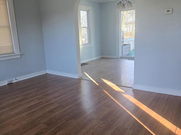 2nd image of 5684 Shaw St