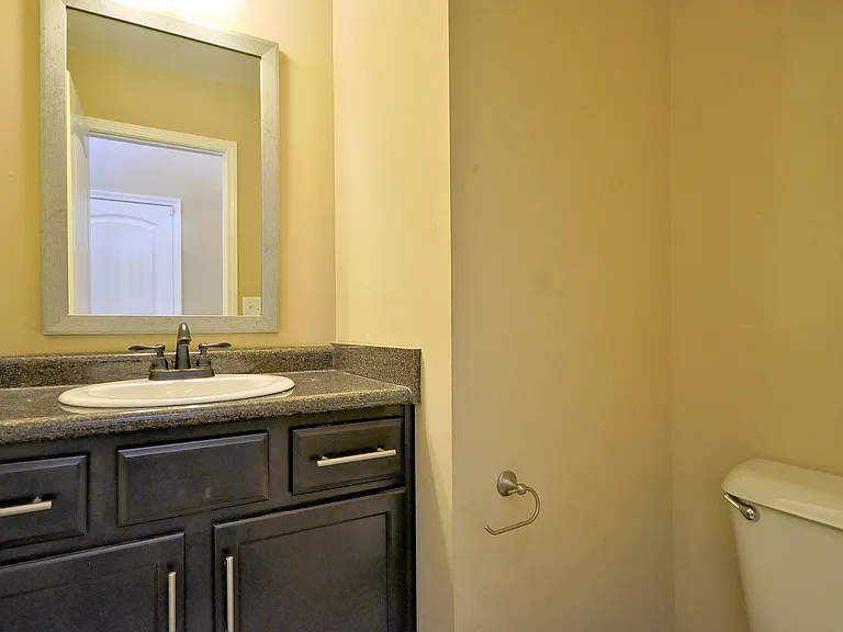 446 Cyprus Ct — Photo 17