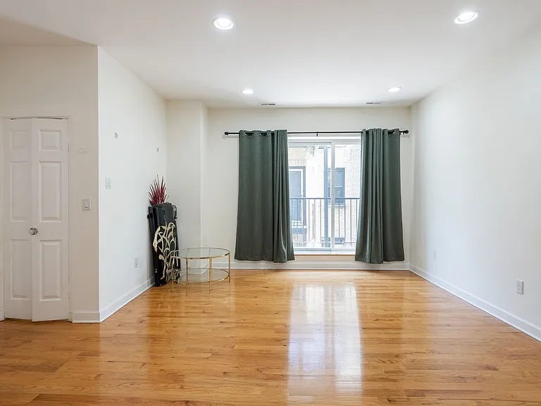 3355 W Wilson Ave #1000 — Photo 5