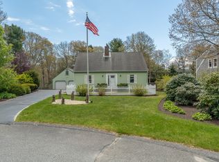 15 Meadowood Ln, East Falmouth, MA 02536