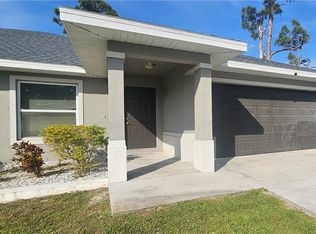 5004 24th St SW, Lehigh Acres, FL 33973