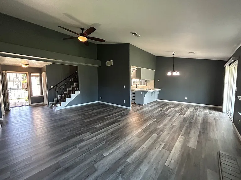3086 Beverly Ct — Photo 4