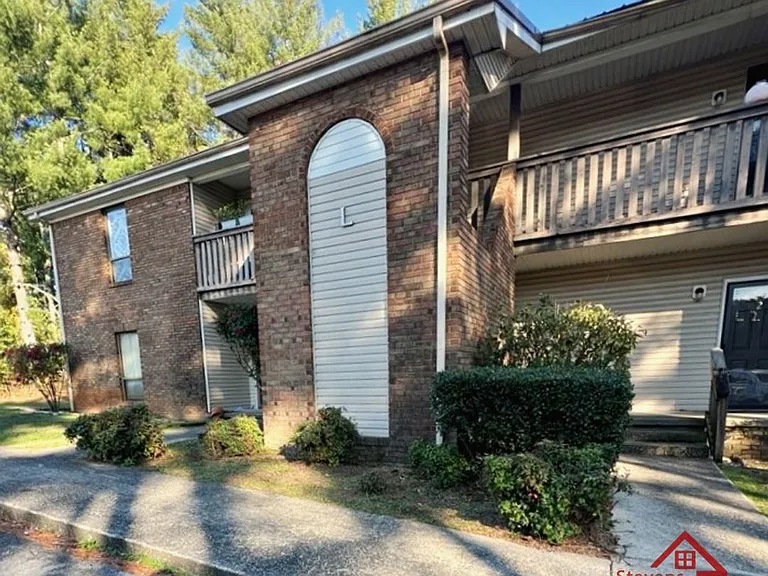 Creekwood Apartments — Photo 2