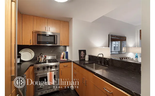 Rented by Douglas Elliman | media 4