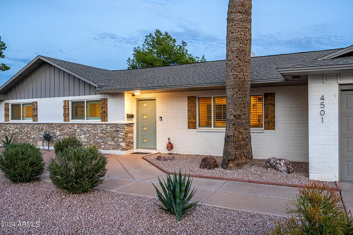 Building Photo - 4501 N 86th Pl