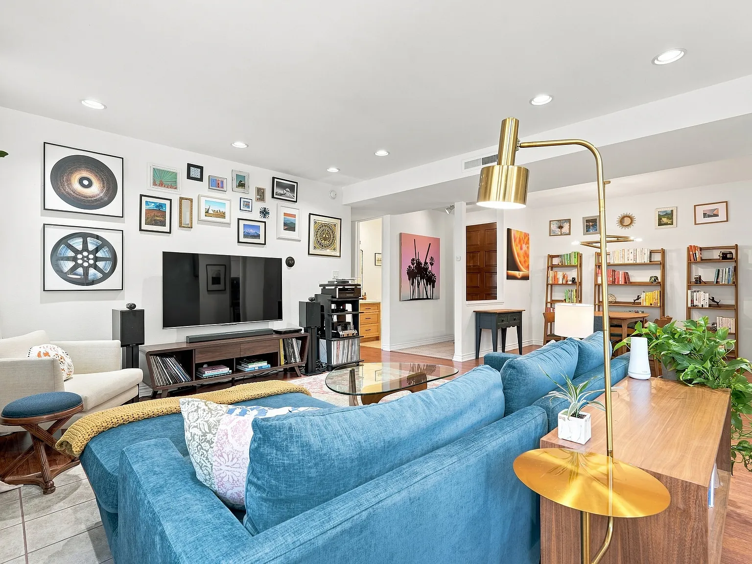 2 bed, 1298 sqft, $4,695 — Photo 4