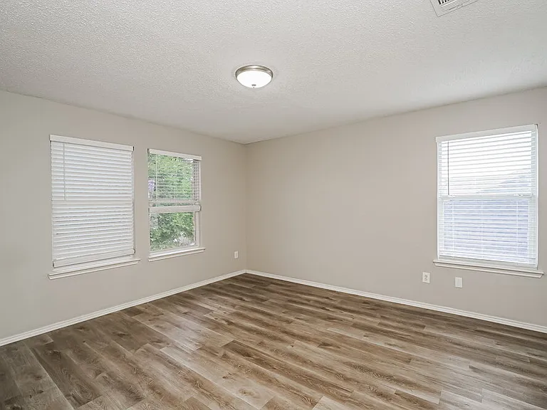 2036 Silverado Dr — Photo 14