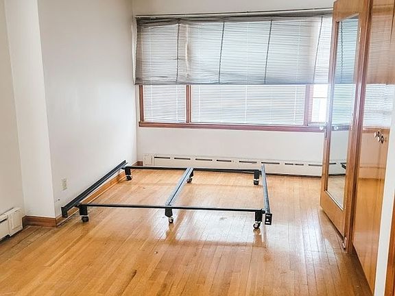 3rd image of 820 Bellevue Ave #4