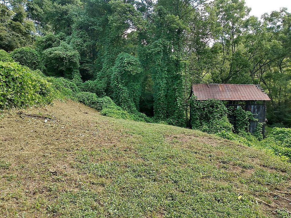 2nd image of 510 Gravel Lick Rd