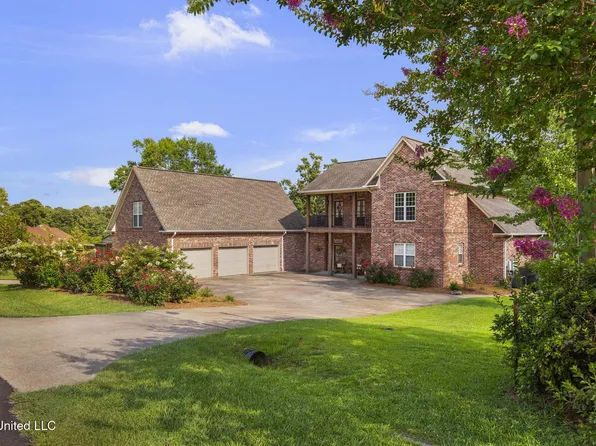 124 Poplar Ridge Dr, Brandon, MS 39047