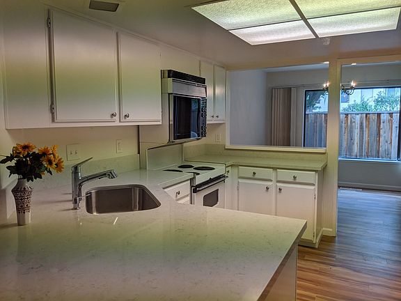 4th image of 183 Valley Park Cir