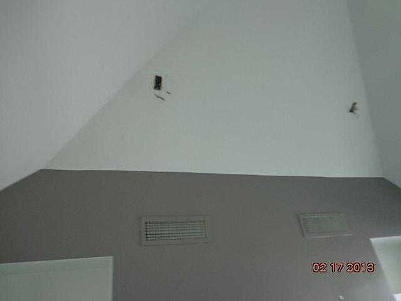 5th image of 99 Marina Point Dr