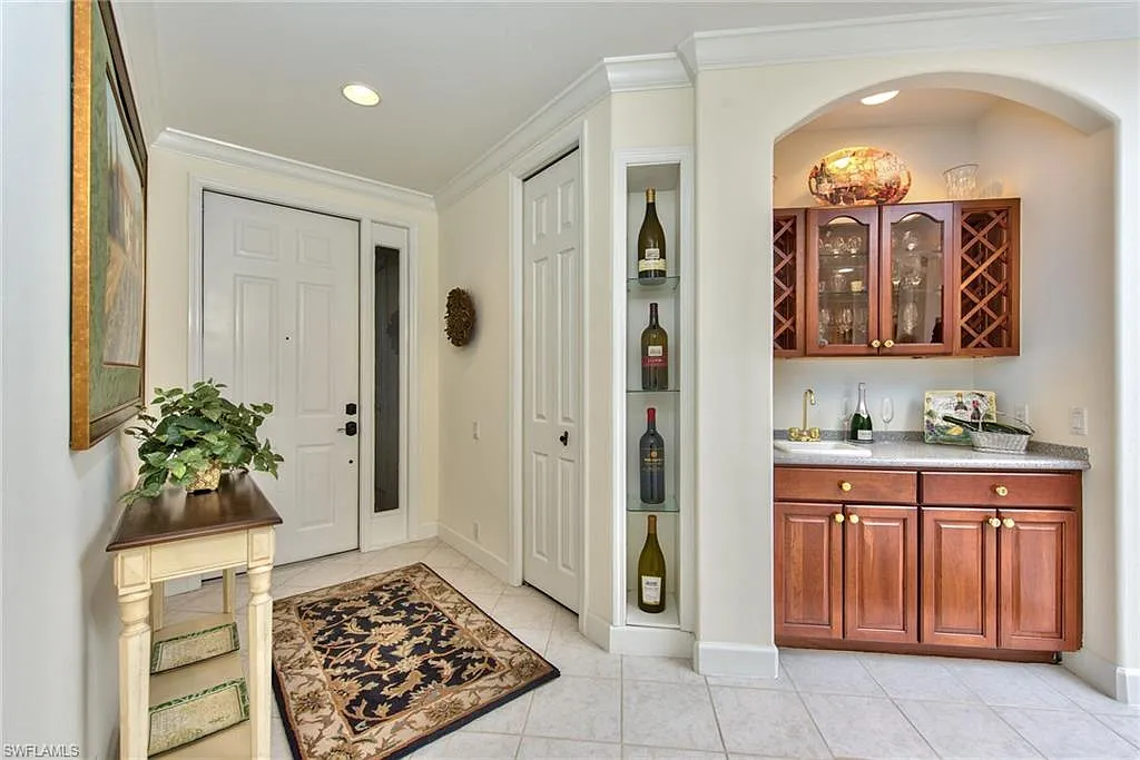 2 bed, 2.0 bath, 2056 sqft, $5,500 — Photo 3