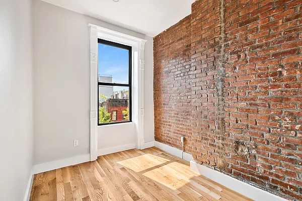 Rented by MNS | media 48