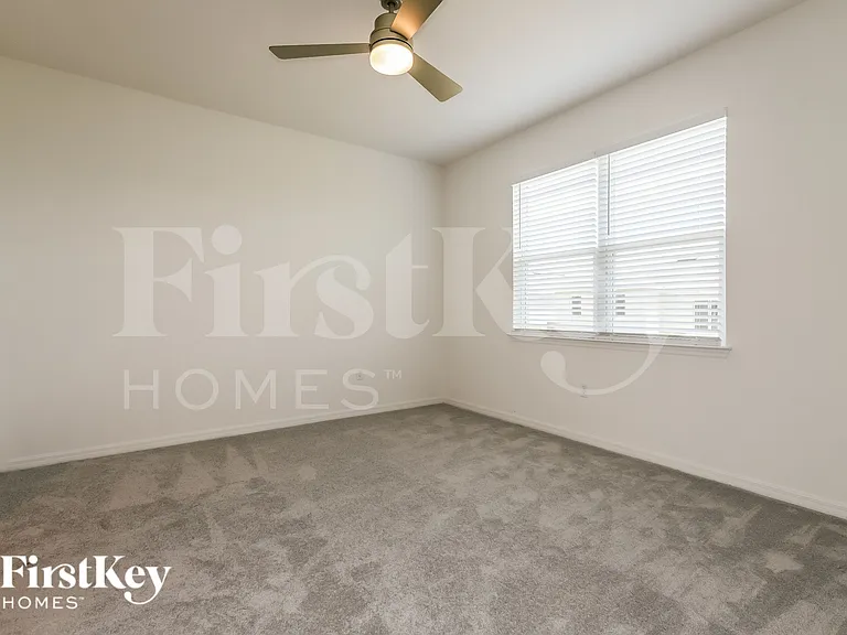 527 Crown Rose Dr — Photo 9