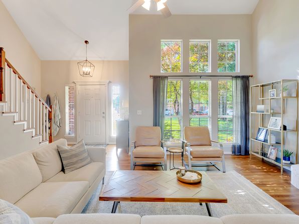 10102 S Evanston Ave