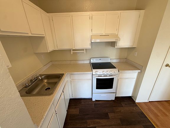 4th image of 2615 Center Ave #201
