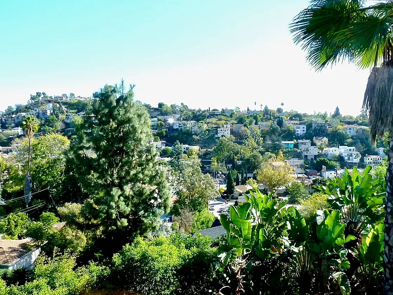 Sweeping views of the surrounding Silver Lake hills.