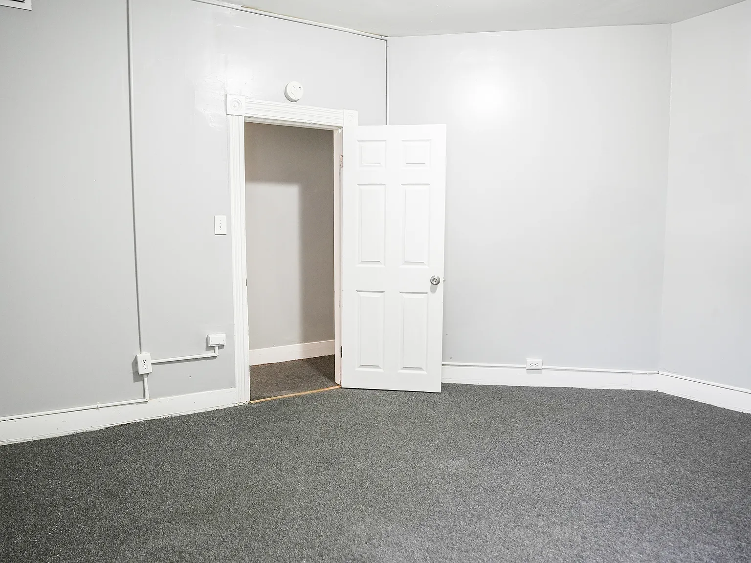 3 bed, 950 sqft, $1,100 — Photo 3