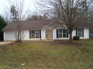 6785 Creeks Edge Ct, Flowery Branch, GA 30542