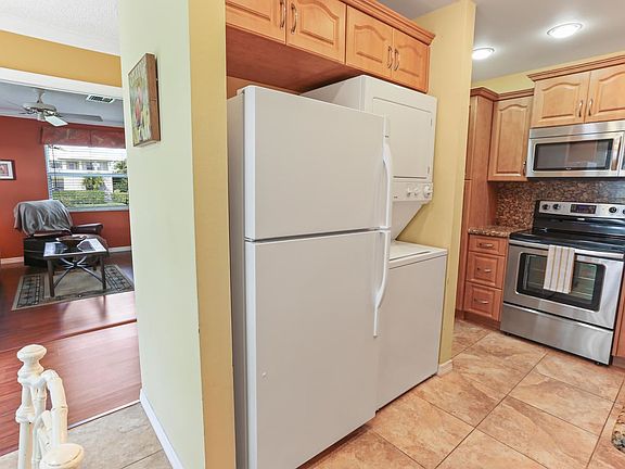 3rd image of 2521 Pansey Ln #7-A
