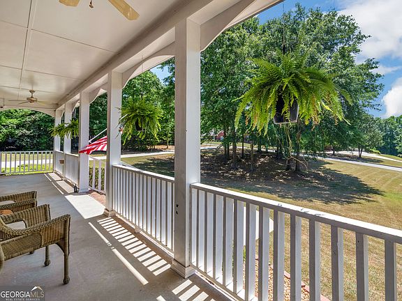 3rd image of 511 Clearwater Dr