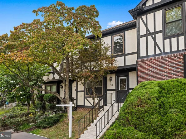 1129 Player Way, Herndon, VA 20170