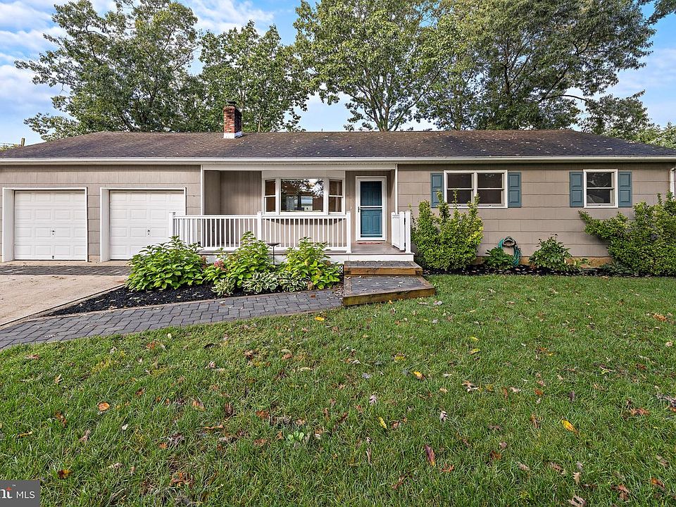1st image of 230 Hemlock Ln