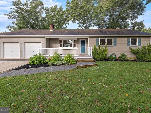 230 Hemlock Ln, Forked River, NJ 08731