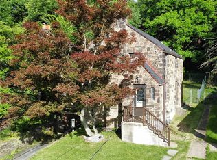 2218 Laketon Rd, Pittsburgh, PA 15221
