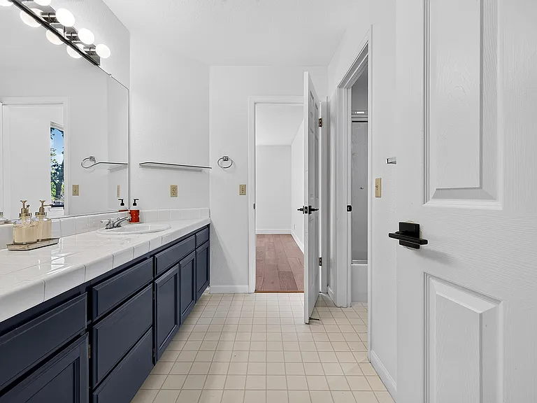 133 Madrid Way — Photo 14