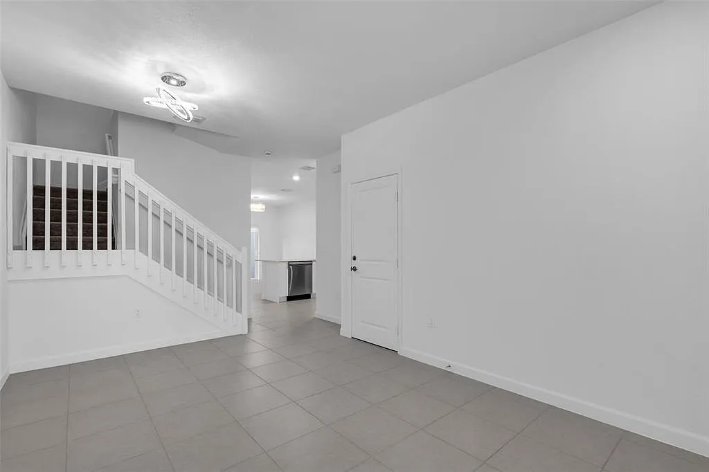 3 bed, 2.5 bath, 1760 sqft, $3,500 — Photo 3