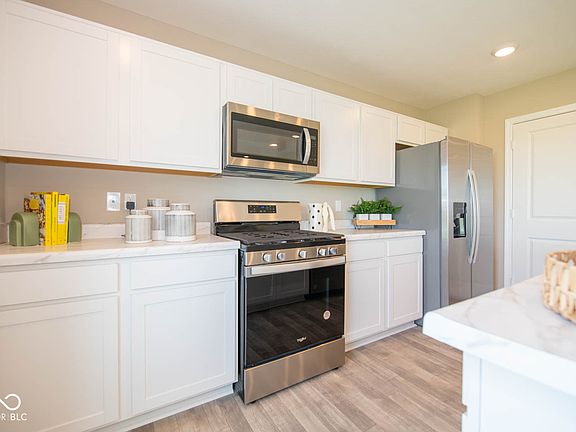 4th image of 1119 Blackstone Ave